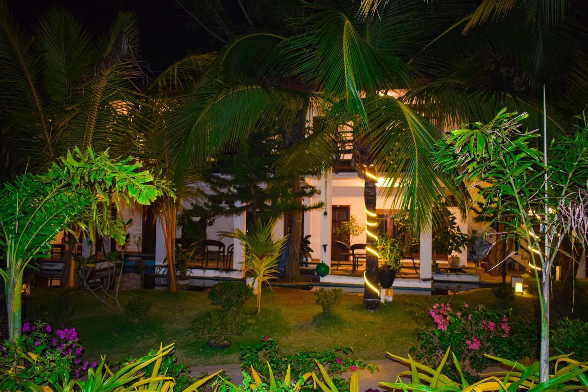 Hotel Green Garden Trincomalee Extérieur photo