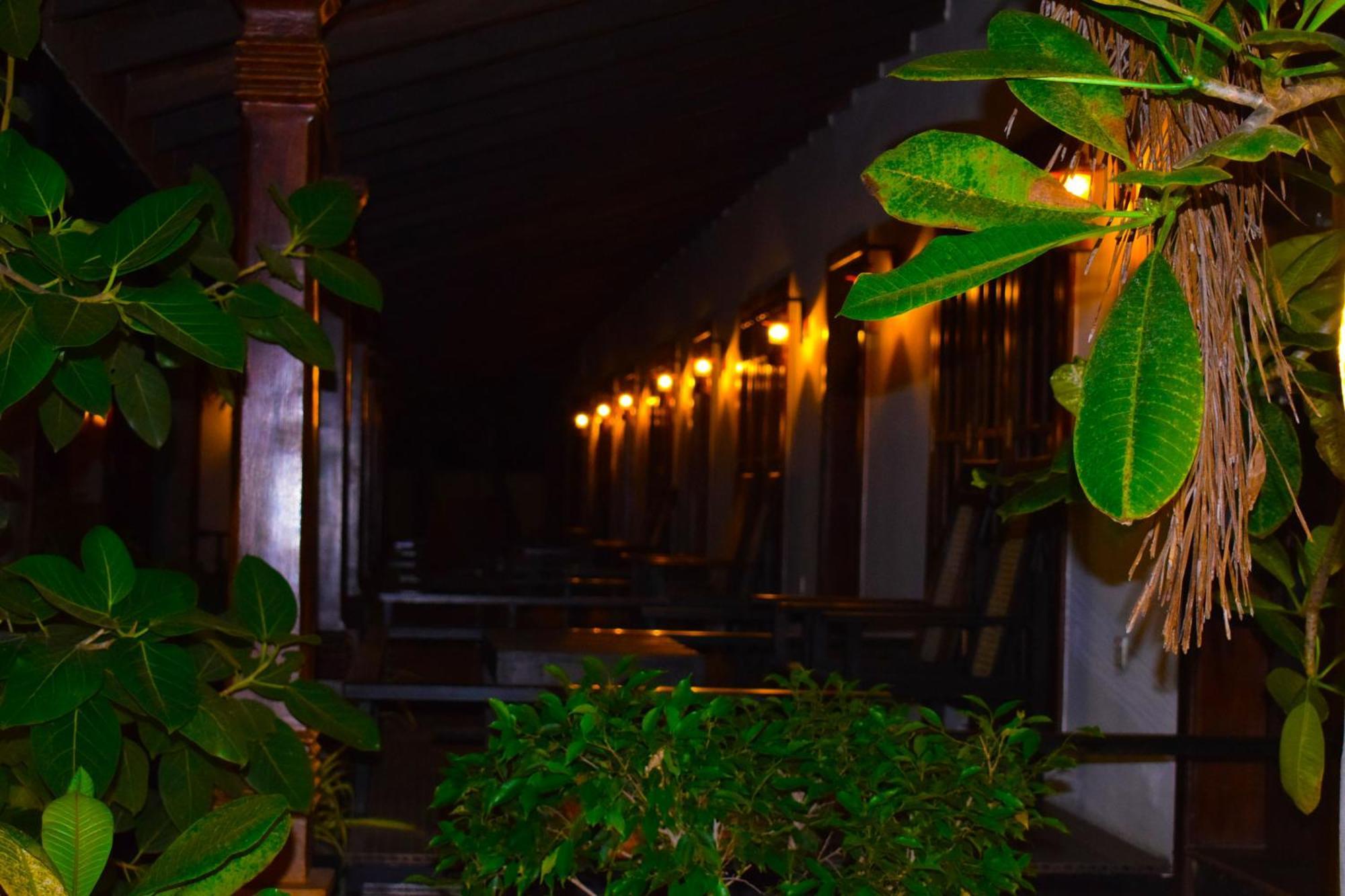 Hotel Green Garden Trincomalee Extérieur photo